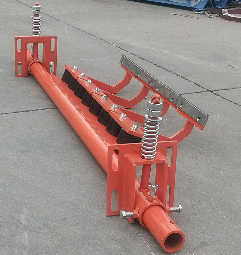 皮帶機(jī)清掃器有什么作用呢？皮帶輸送機(jī)必須安裝清掃器嗎